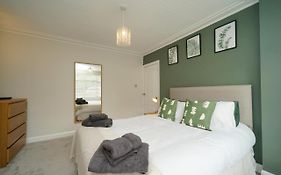 Stunning 5 Bed House In Chapel Allerton, Sleeps 9